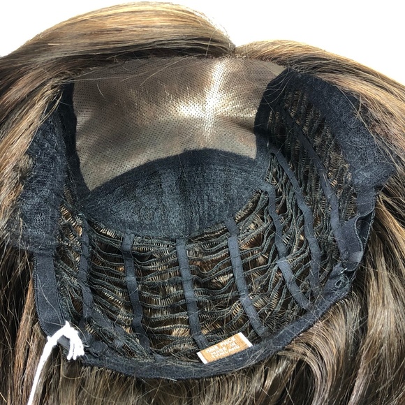 NWT Dark Brown Auburn Layered Shoulder Length Wig - Picture 8 of 8